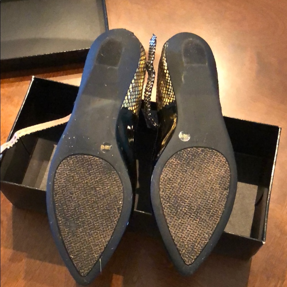 BCBG black patent leather flats - Picture 4 of 6